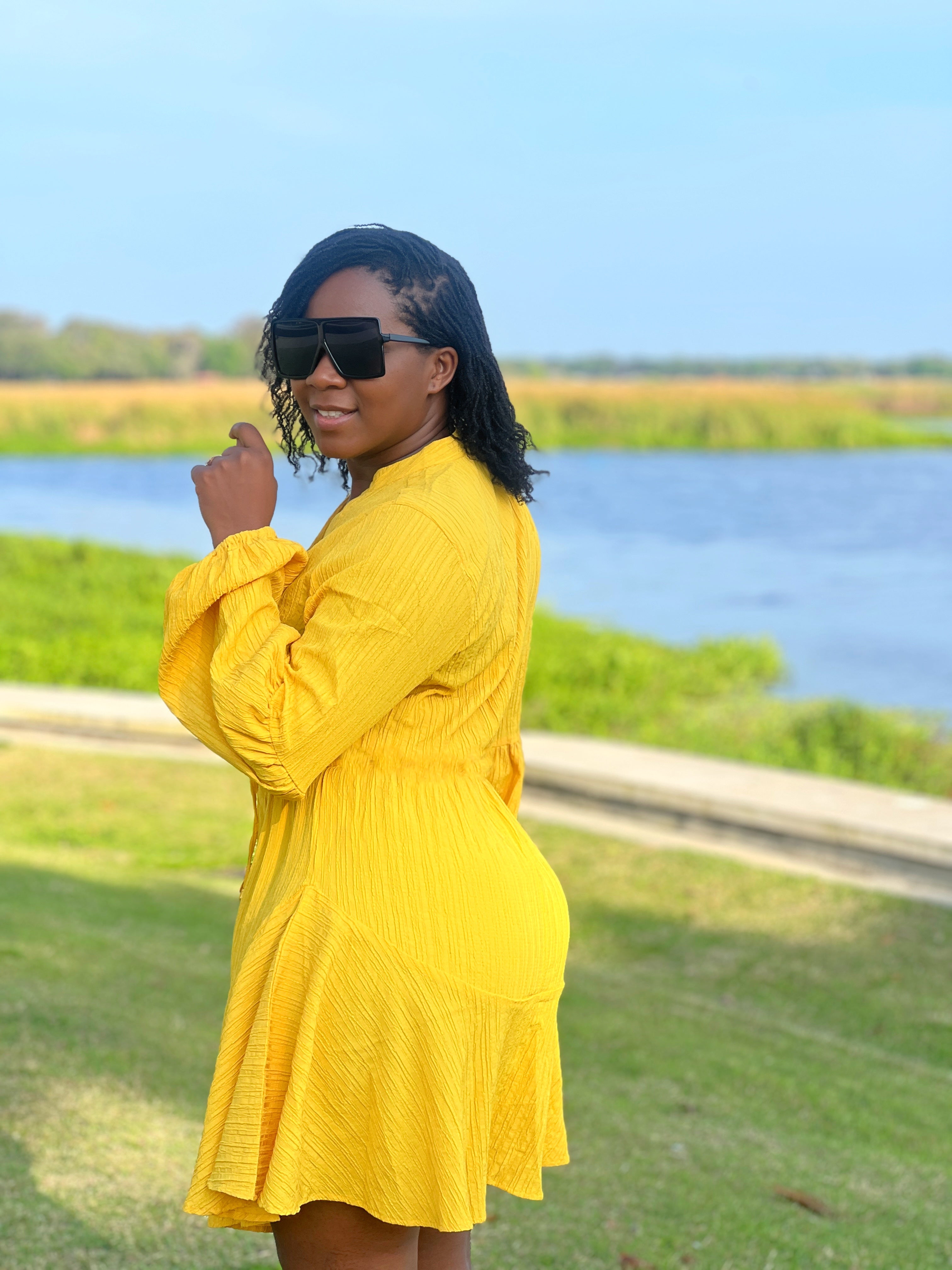 Embrace the sunshine in style with our SunnyDay Shift dress ☀️